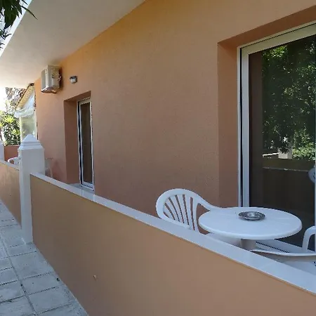 Makis Apartamento *